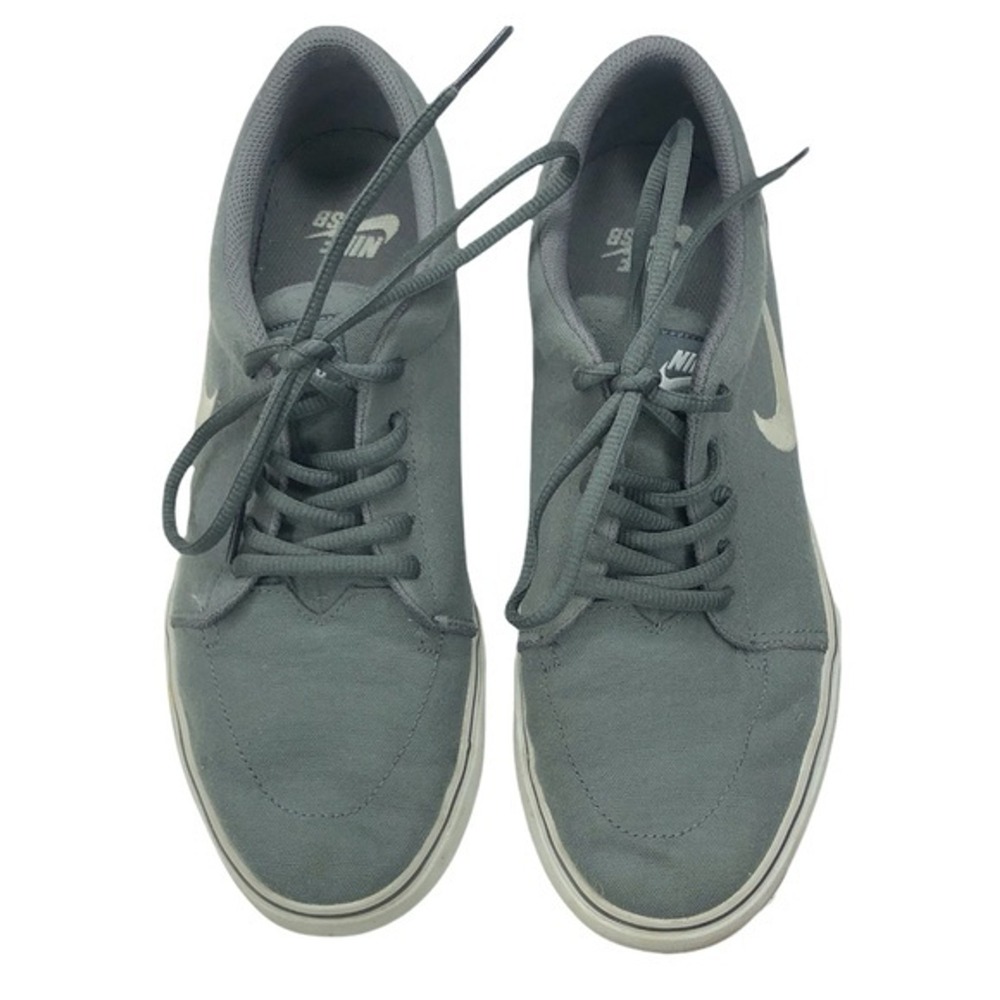 Nike SB Gray canvas Skater Shoe size 8